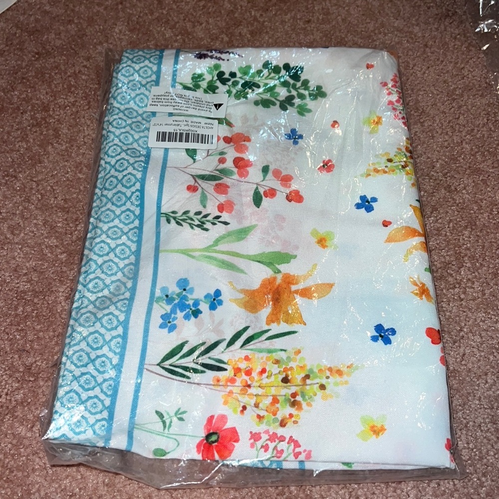 NIB floral midddle eastern Turkish table runner (14x72inches)